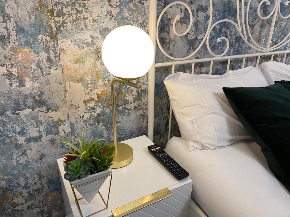 Luxe Place - Netflix & Workspace For 6 Birmingham Esterno foto
