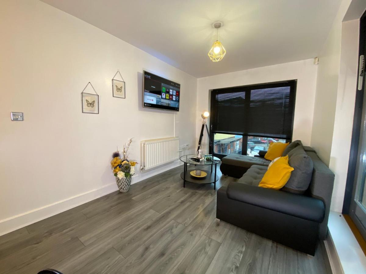 Luxe Place - Netflix & Workspace For 6 Birmingham Esterno foto