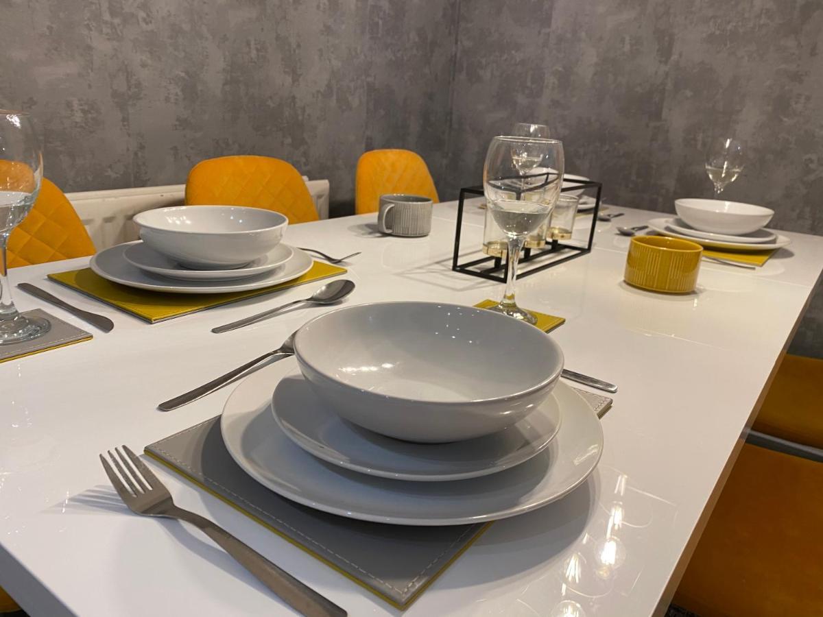 Luxe Place - Netflix & Workspace For 6 Birmingham Esterno foto