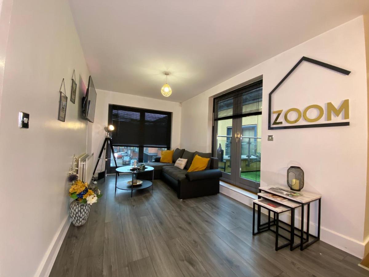 Luxe Place - Netflix & Workspace For 6 Birmingham Esterno foto